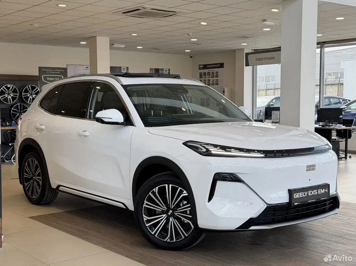 Geely EX5 Гибрид 1.5 AT, 2026