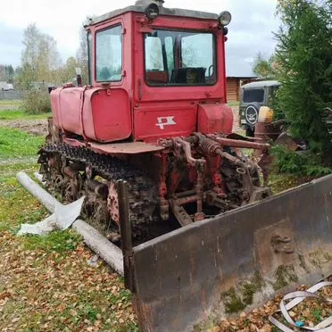 Трактор ВгТЗ ДТ-75, 1990
