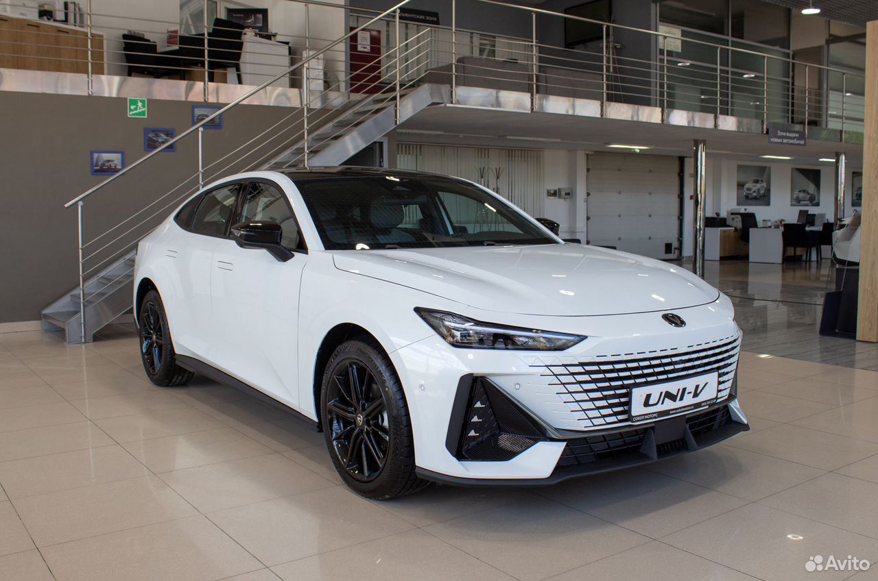 Changan UNI-V 1.5 AMT, 2025