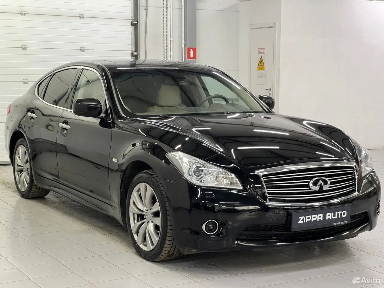 Infiniti M25 2.5 AT, 2011, 131 592 км